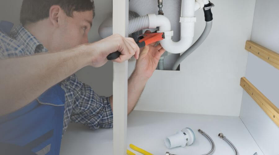 Professional sink repair in Flanagan, IL